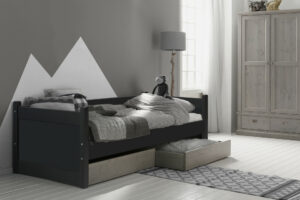 Bed met lades jongenskamer